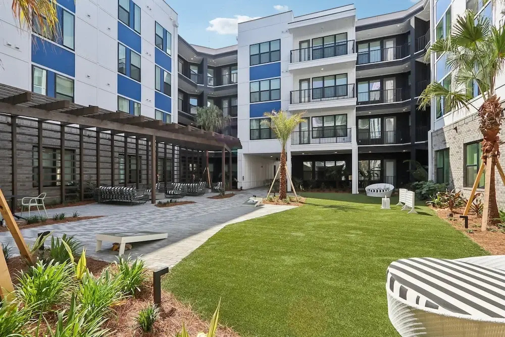 Landing Stylish 1BD Yoga Studio Gym