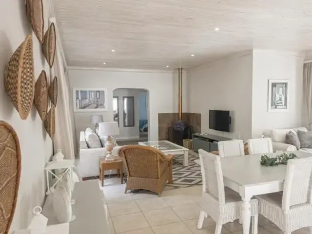 4278 River Club