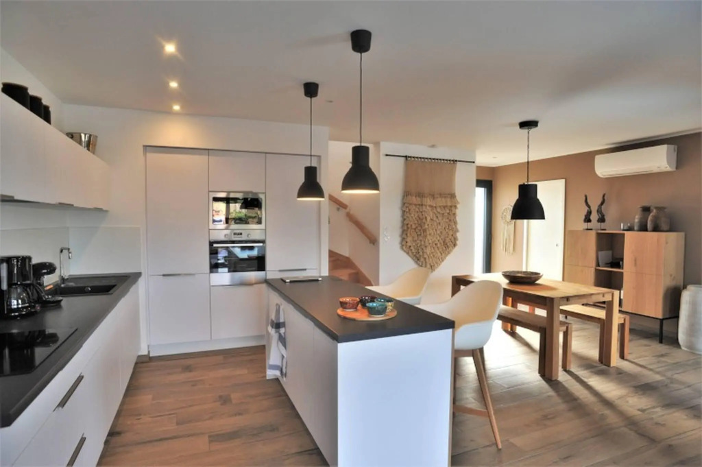 Luxury Villa for 8 people with private swimming pool