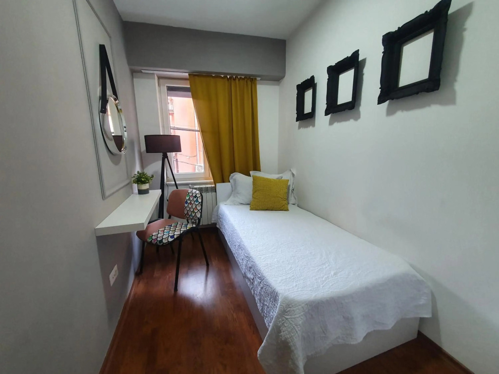 Central 2 bedroom apartment