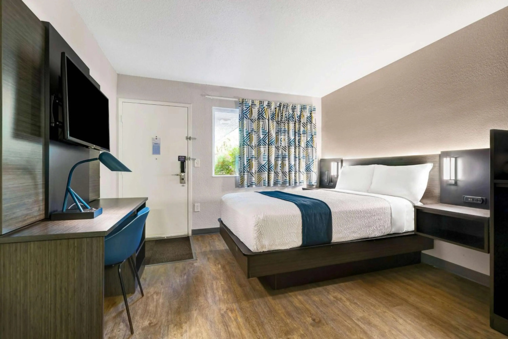 Motel 6-Issaquah, WA - Seattle - East