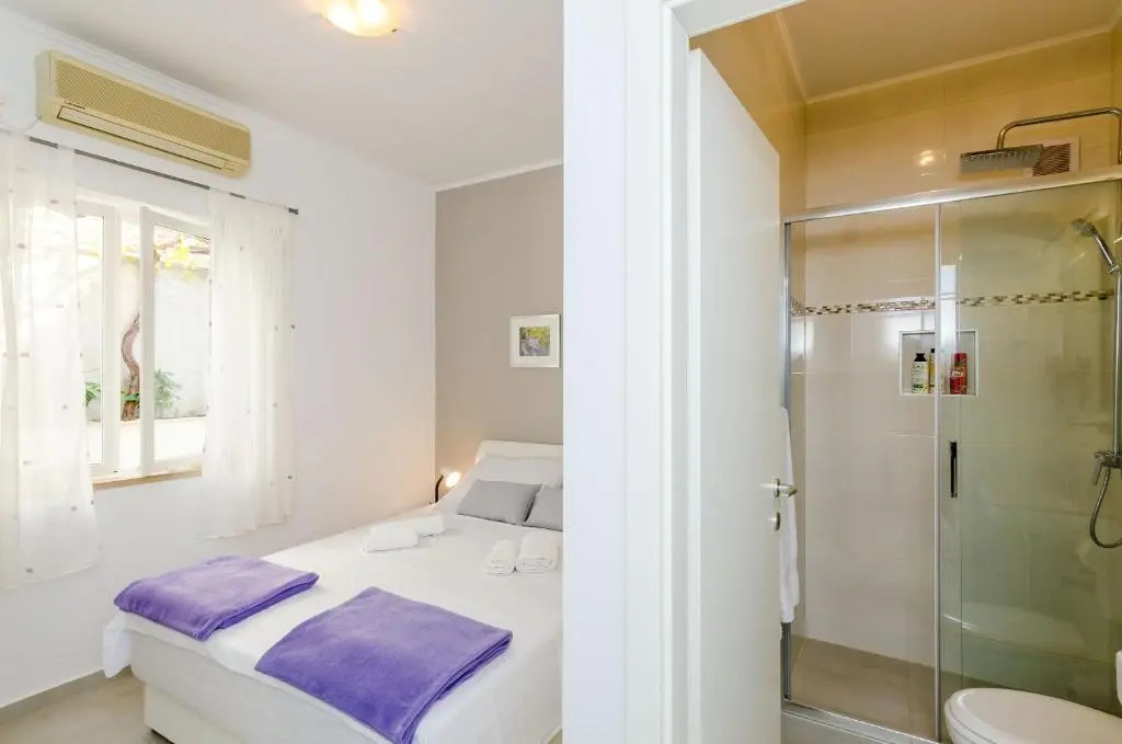 Rooms Batina