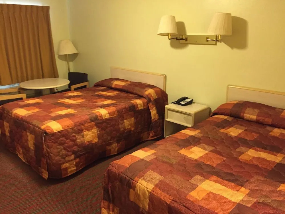 Sebring Inn