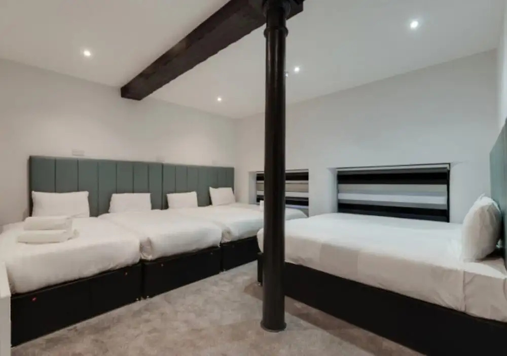 Temple Court Cavern Quarter Apartments by Happy Days