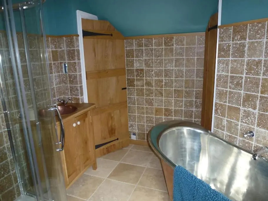 Spacious 4-bed House in Lynton