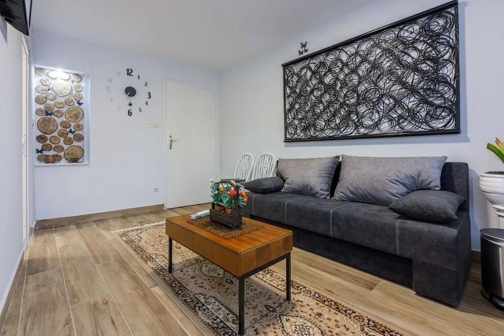 Apartments and Room ART