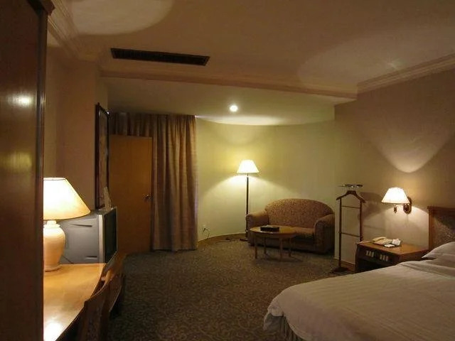 Howard Johnson Glory Plaza Chenghai