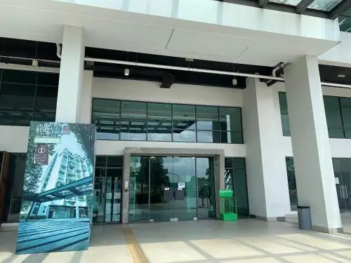 +WIFI Skyview Univ360 Place Facing Mines Lake