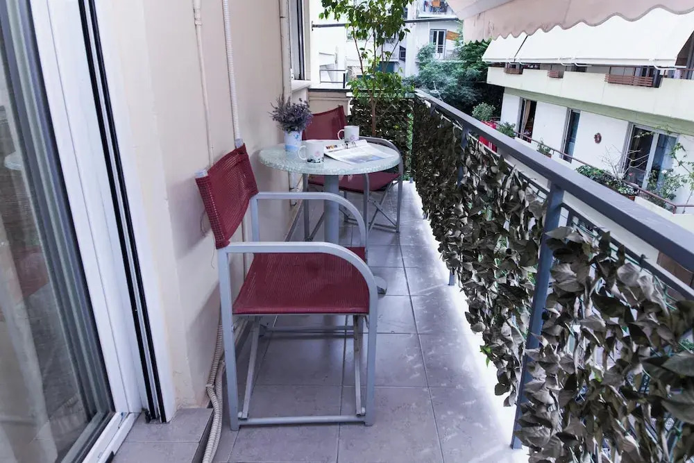 Classic Koukaki Living 2 Bd with Balcony