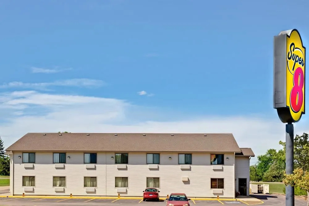 Super 8 Motel - Aberdeen North