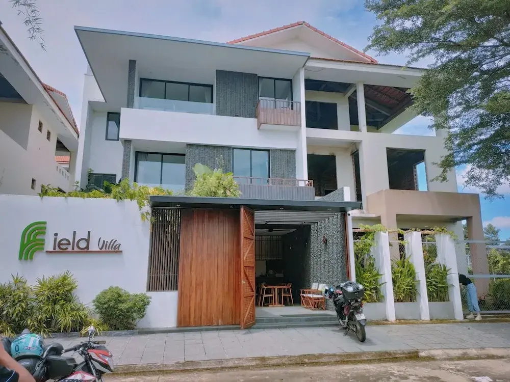 Field Villa