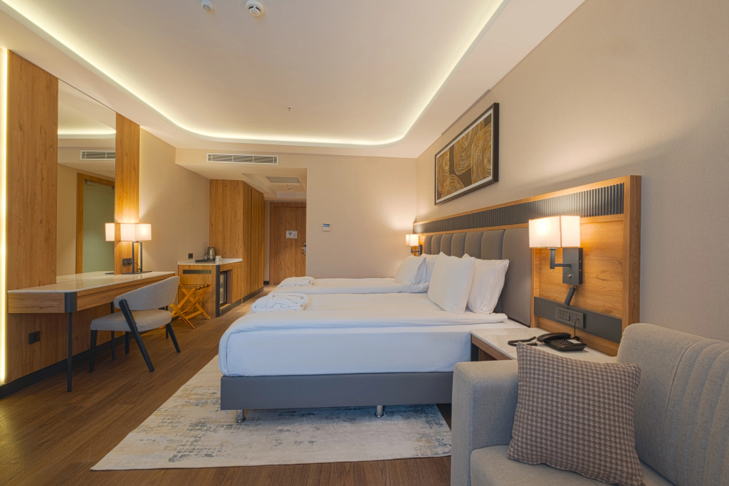 Azura World Hotel