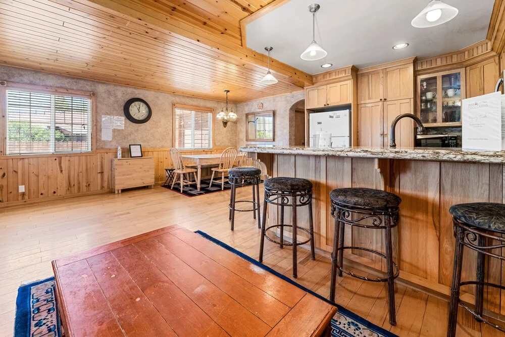 Casa Bella - Spacious Mountain Home, Game Room, Wifi, Perfect For Family Gatherings! 4 Bedroom Home