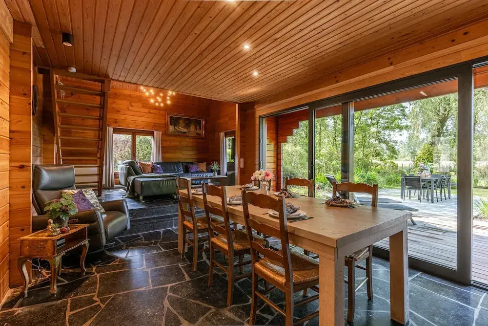 Huswell - Tranquil Retreat Cozy Chalet in the Heart of Urse