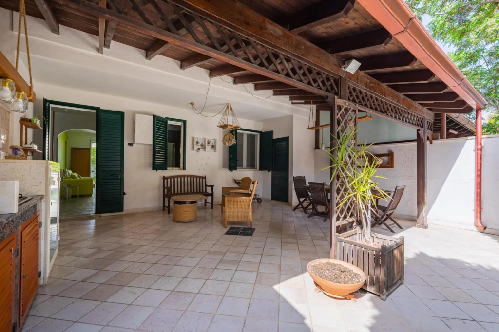Holiday home on the ground floor about 1km from the beach of Torre dell'Orso-Casa Maestrale PT