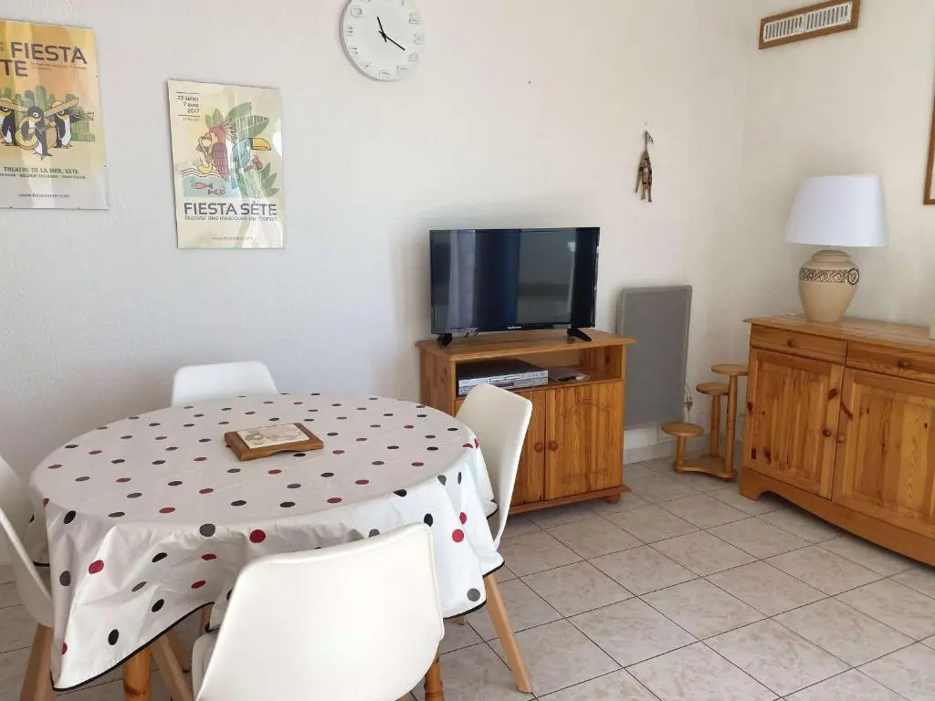 Appartement Balaruc-les-Bains, 2 pièces, 4 personnes - FR-1-553-155