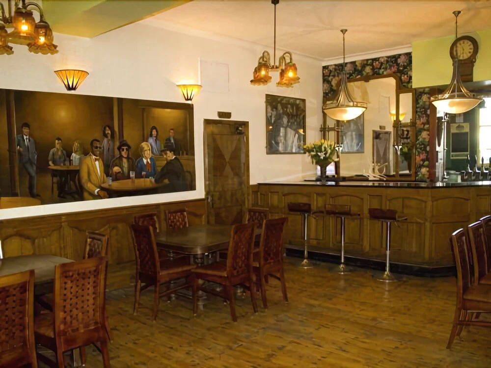 The New Beehive Inn