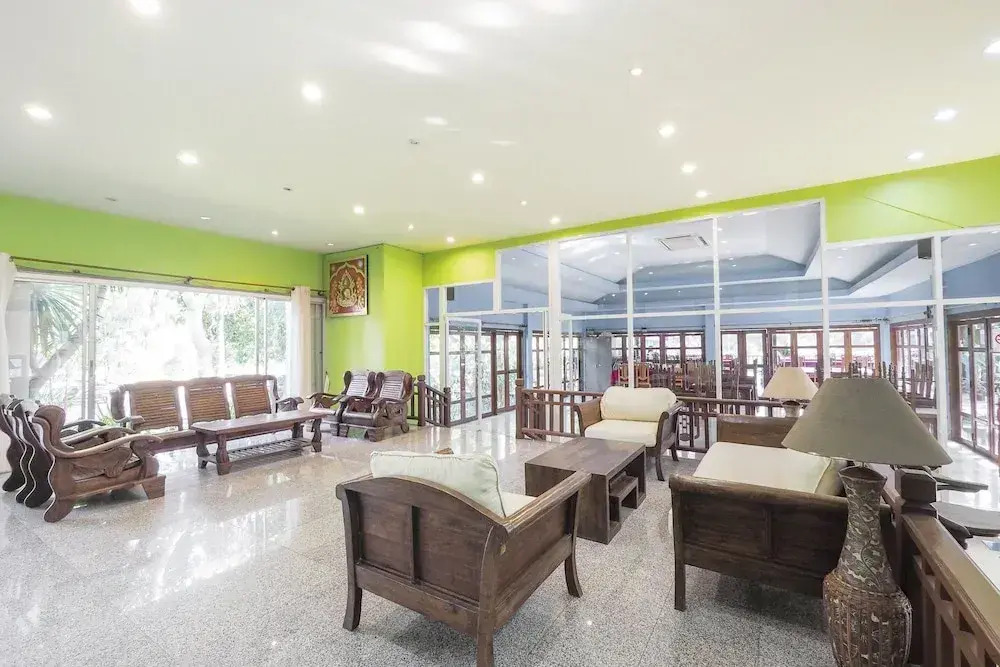 Saensukkho Hotel Resort