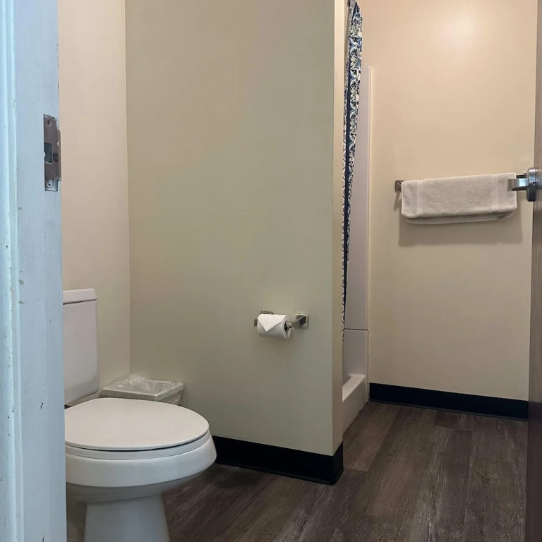 2 Bedroom 2 Bath Downtown Sleeps Six Walkable
