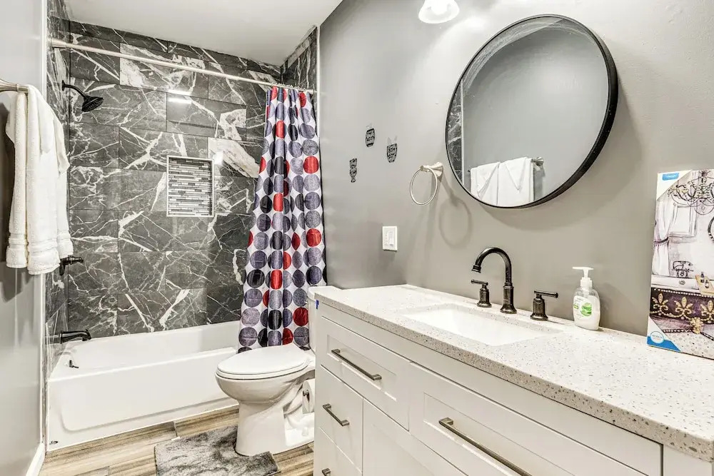 4 Mi to Dtwn Indianapolis: Quiet Apartment w/ Yard