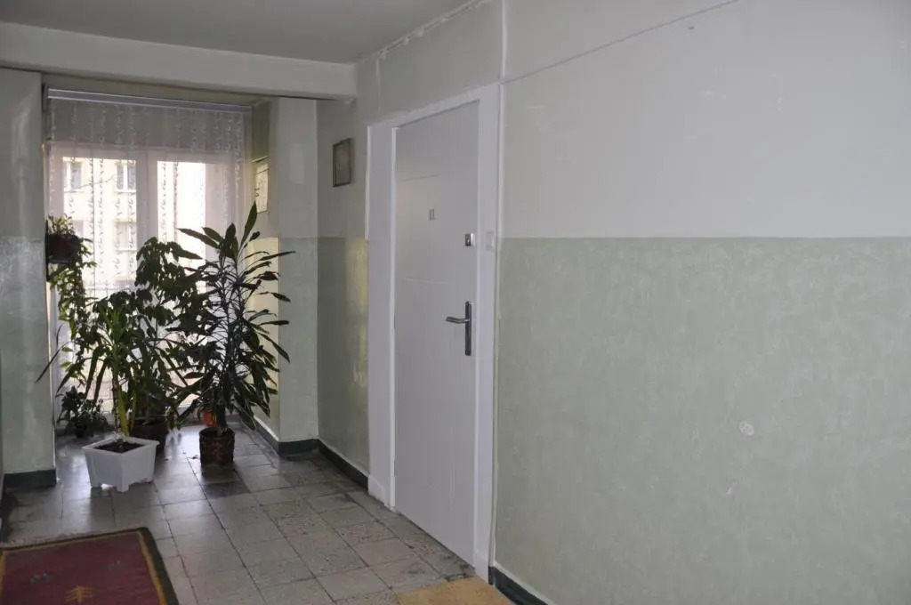 Modern Studio 9