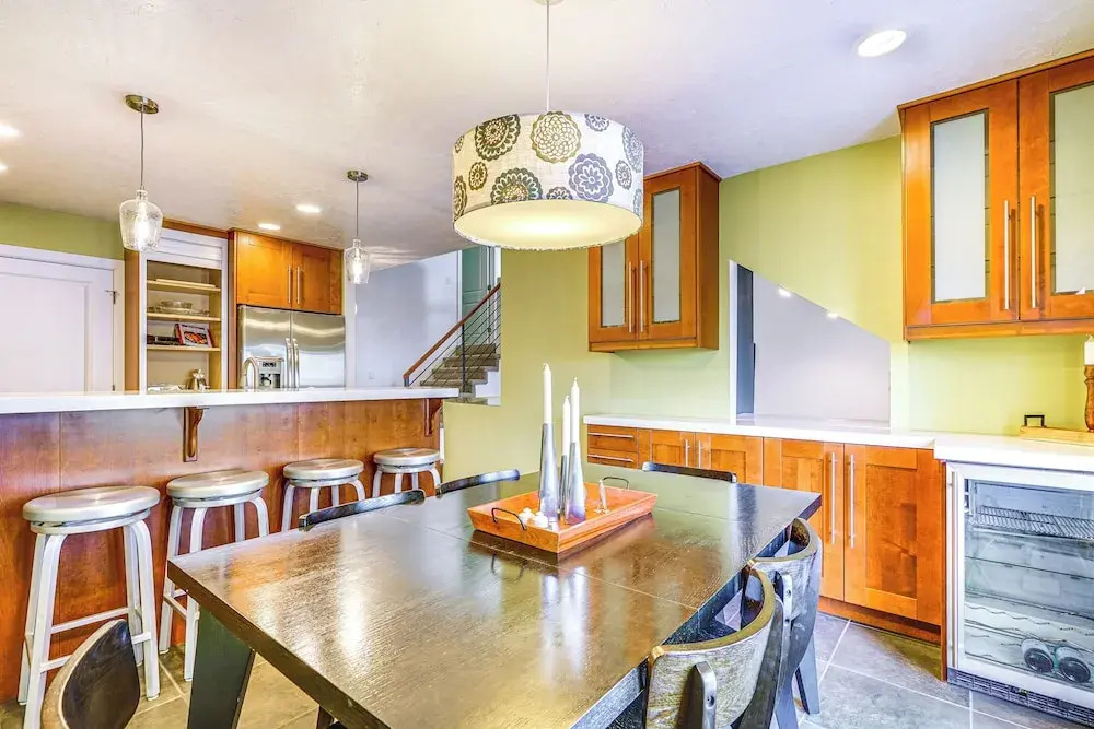 Modern Townhome w/ Hot Tub: 10 Mi to Snowbird!