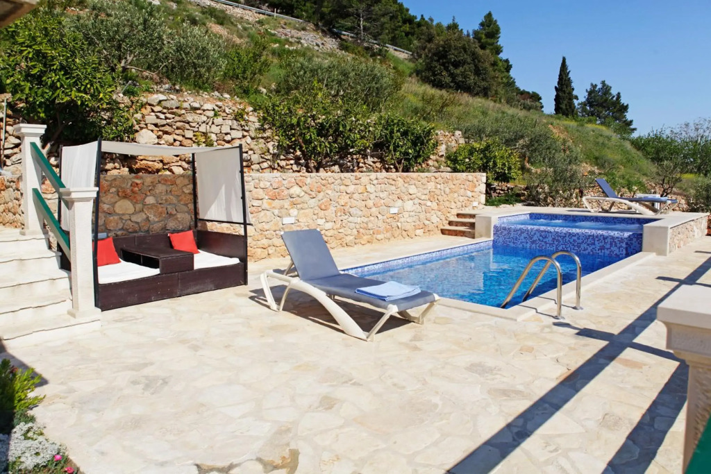 Holiday home Nina