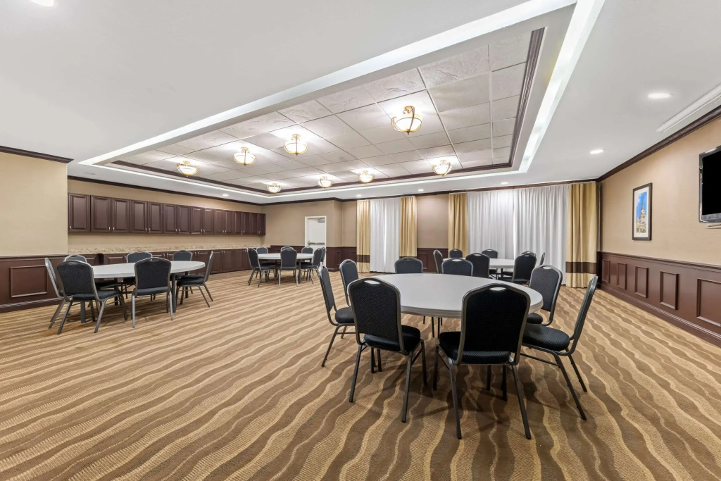 Comfort Inn & Suites Near Lake Lewisville