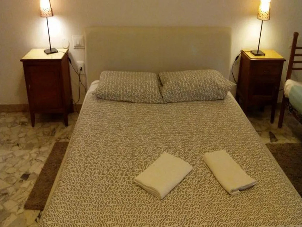 Bed & Breakfast‎ Asinelli