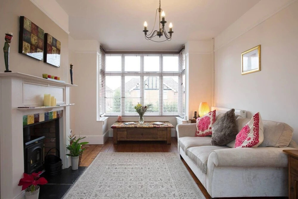 10 Bedroom Home In Glastonbury Beautiful Garden