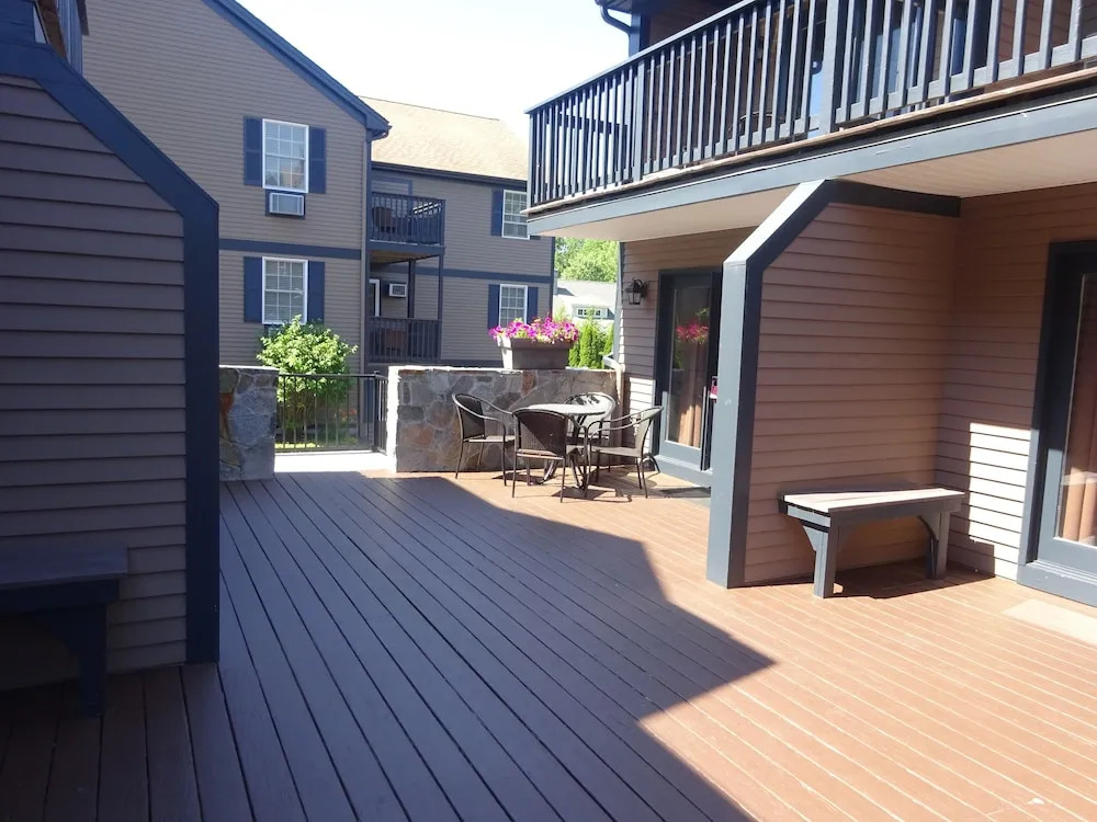 Sea Rose Suites