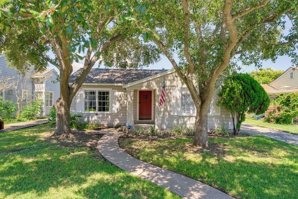 1939 Bungalow With Original Charm Corpus Christi