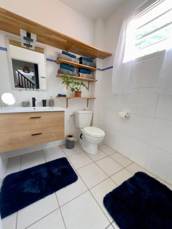 Villa T3 duplex paisible avec piscine et vue mer,rocher du diamant