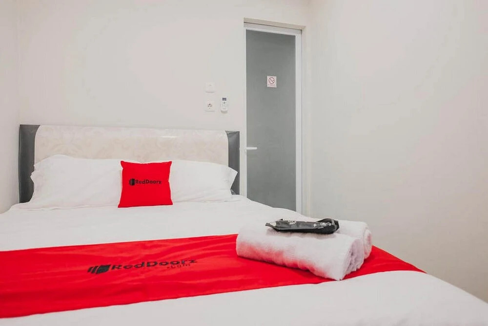 Kost M25 Hostel by Reddoorz
