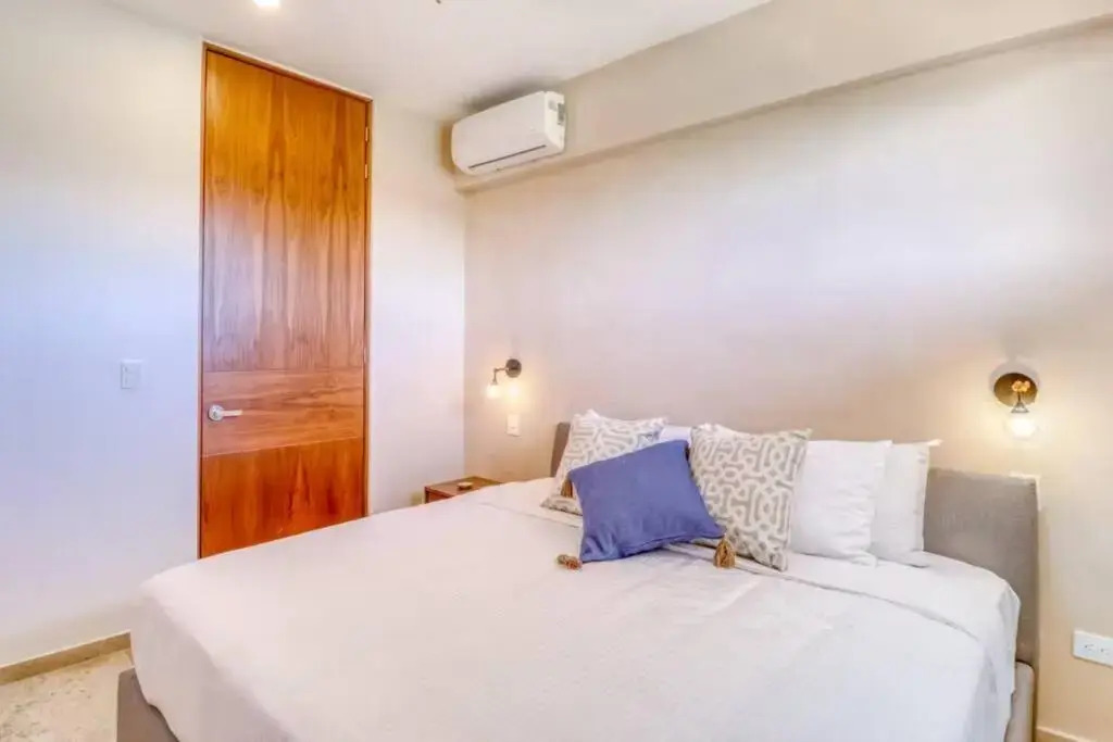 302 Amena Amazing 2 Bdr Penthouse w/ Private Pool and Gym