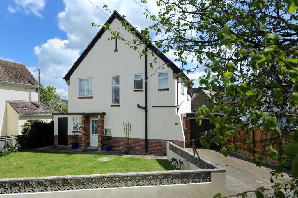 2 Grange Villas