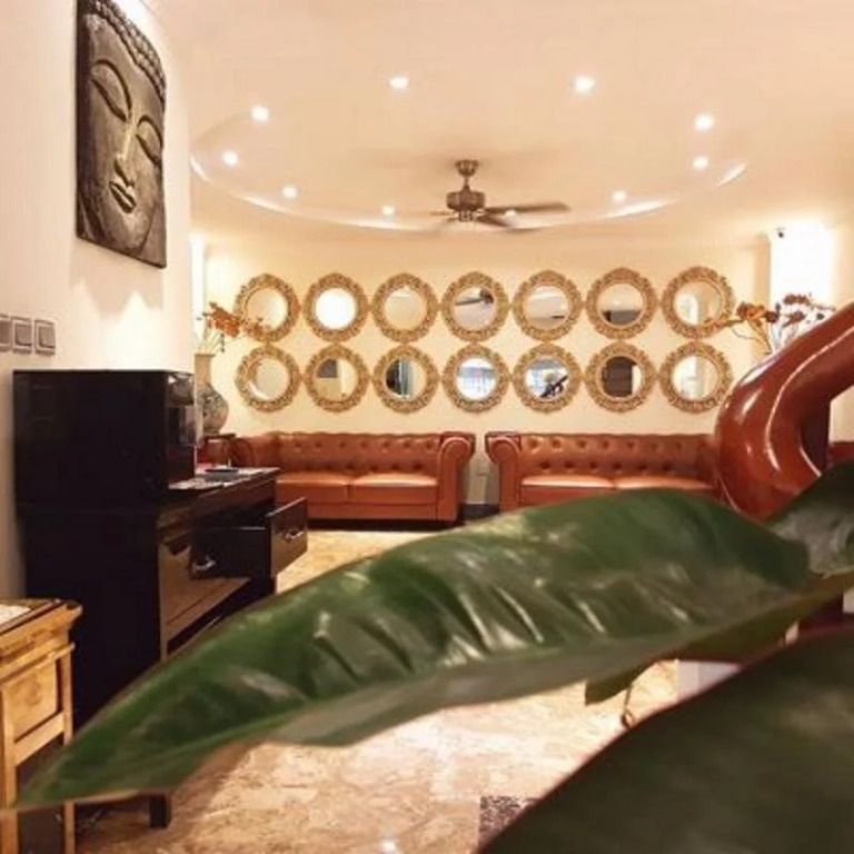 Tran Gia Hotel Huynh Thuc Khang