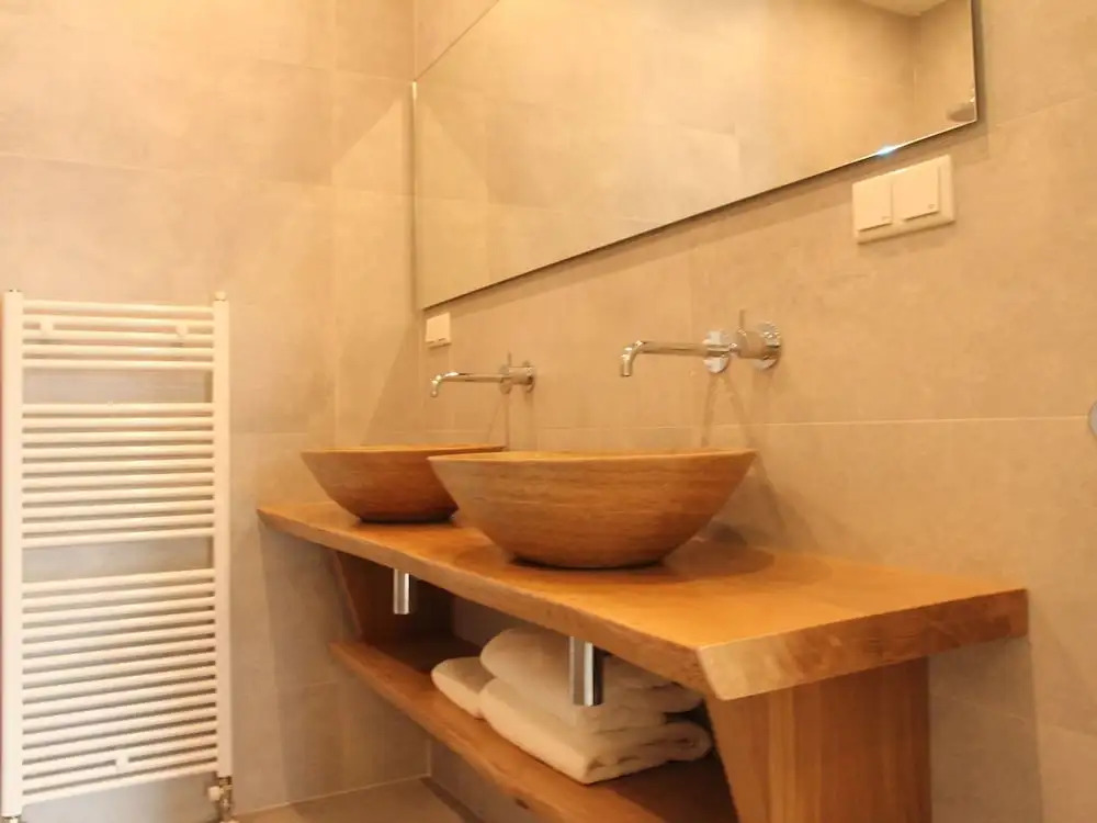Luxurious Holiday Home with Hot Tub in Noordwijk