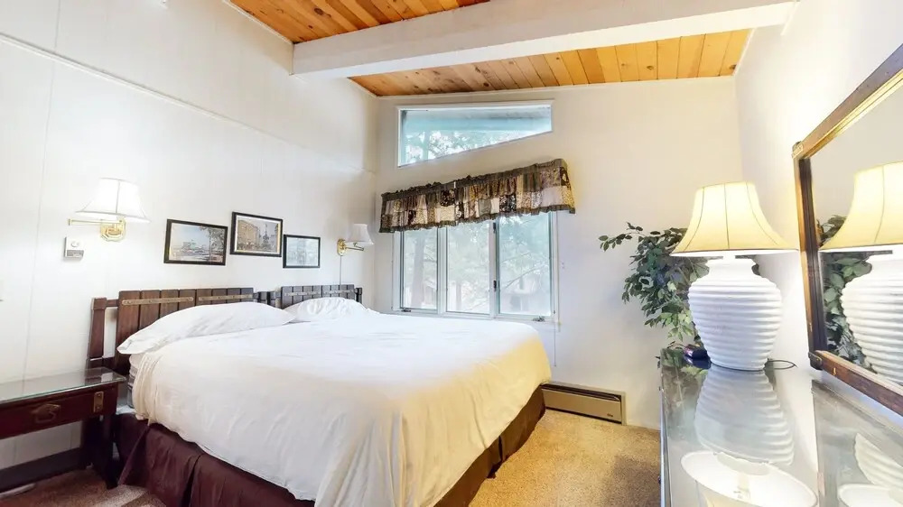 Chateau de Montagne 24 Light And Bright Condo with Private Washer Dryer Right On The Shuttle Route by RedAwning
