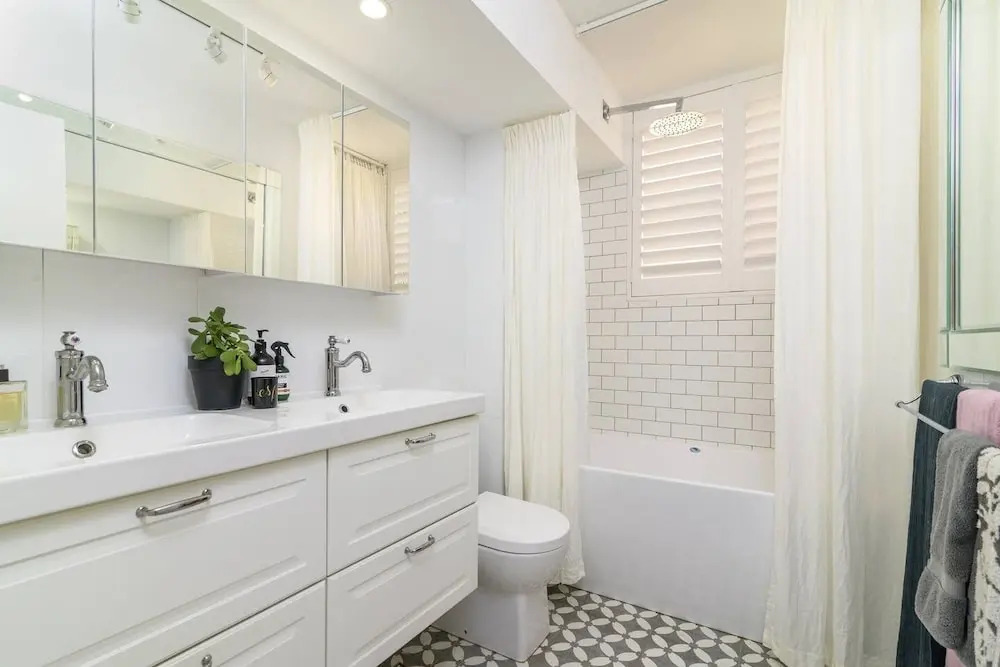 Mitch & Mark of The Block - 2 Bdrm Apt North Bondi
