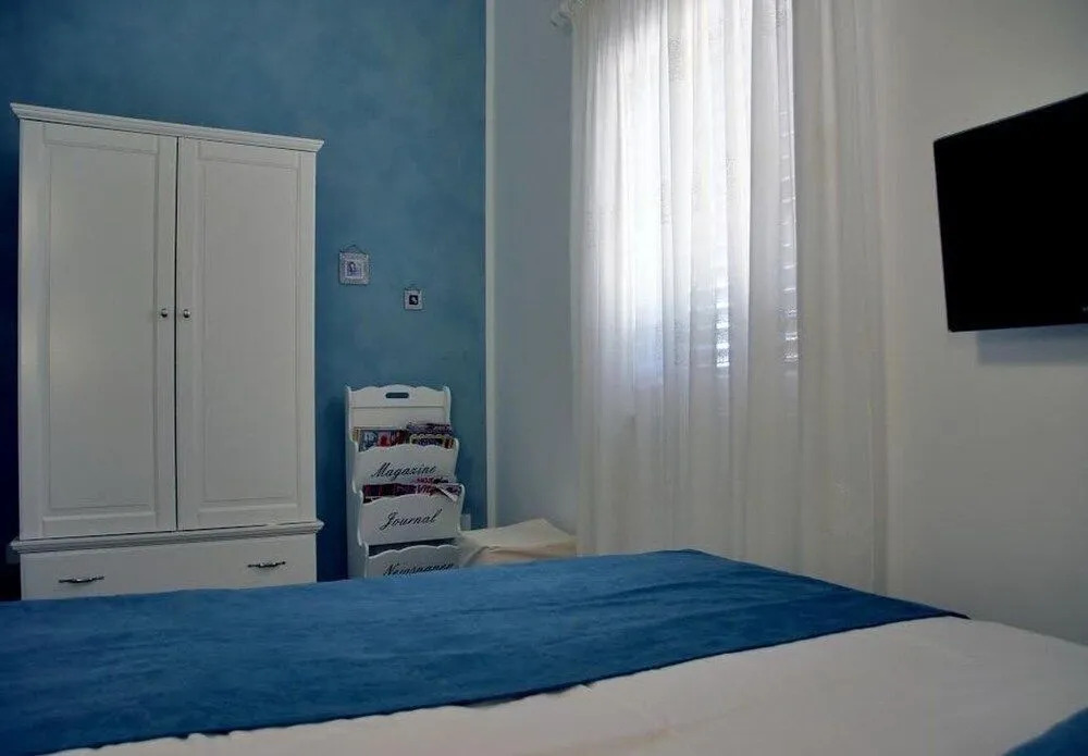 Berna - Pool House - H