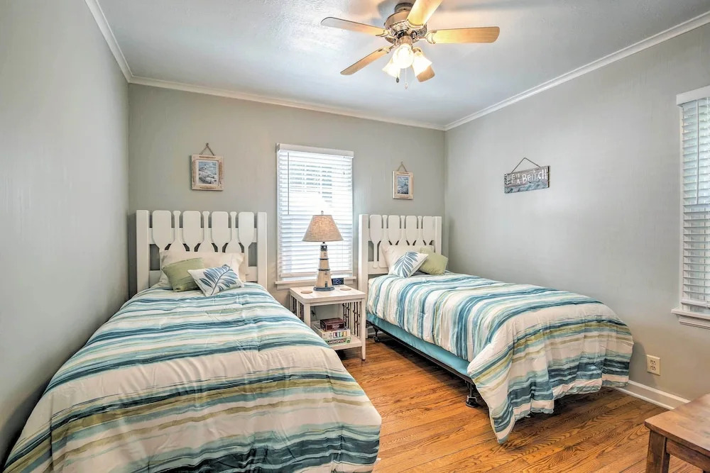Modern Sturgeon Bay Home by Potawatomi State Park!
