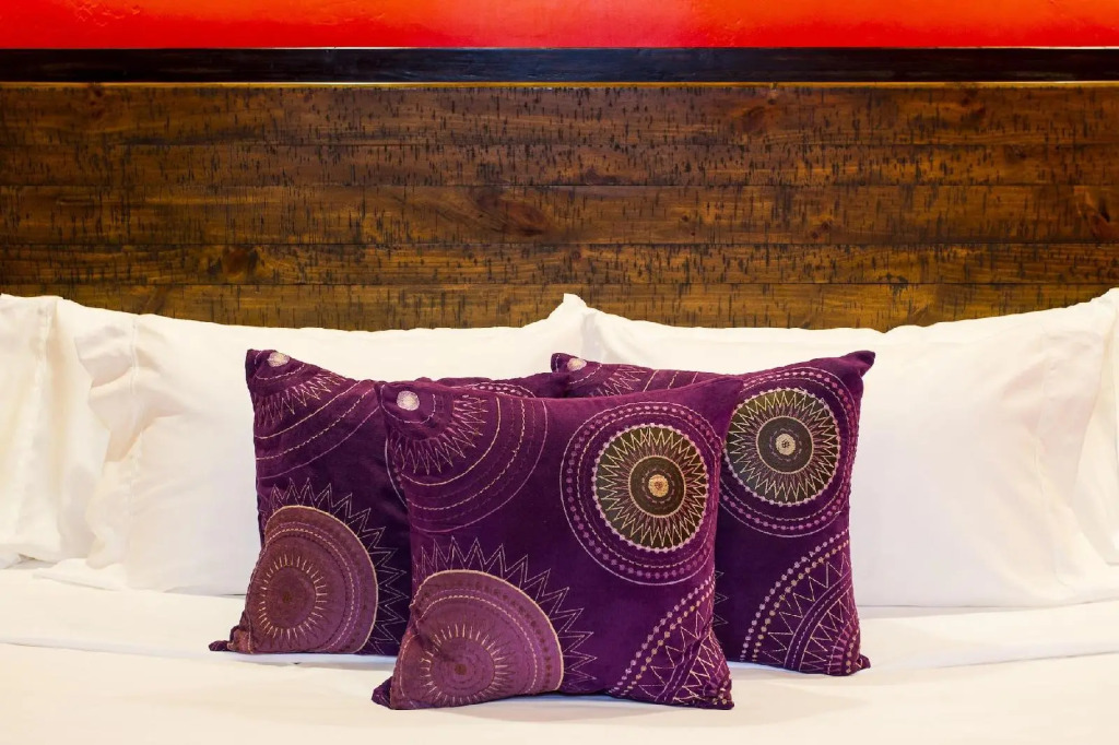 Nomads Hotel