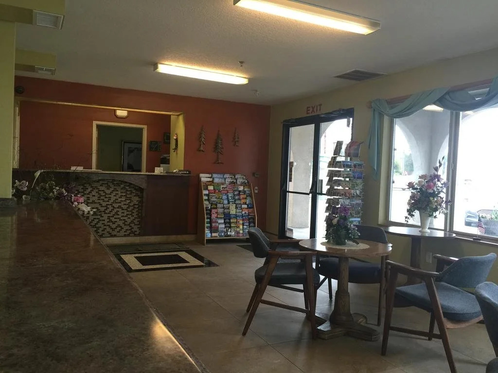 Timberland Inn & Suites