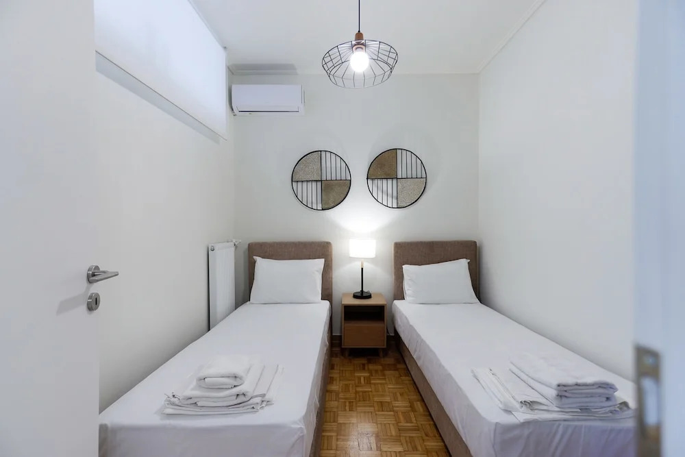 Modern 2-bedroom Apartment in Downtown Glyfada