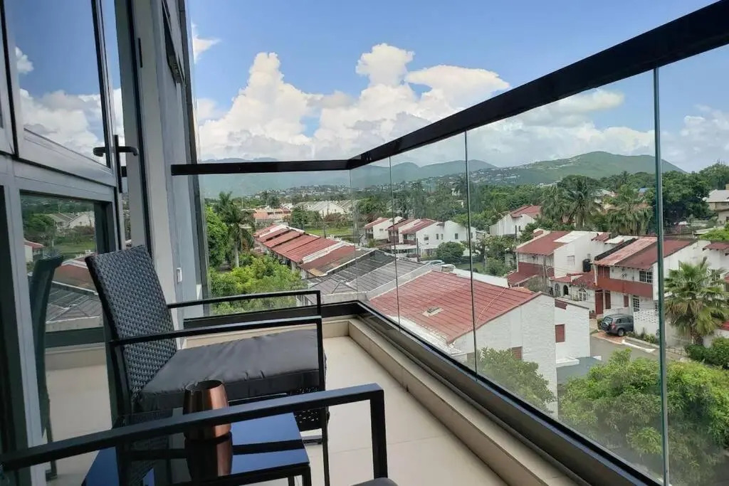 2B/R Parkhurst Paradise with Infinity Edge Rooftop Pool