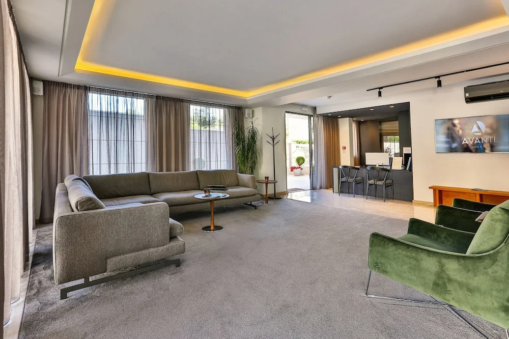 Avanti Hotel & Spa