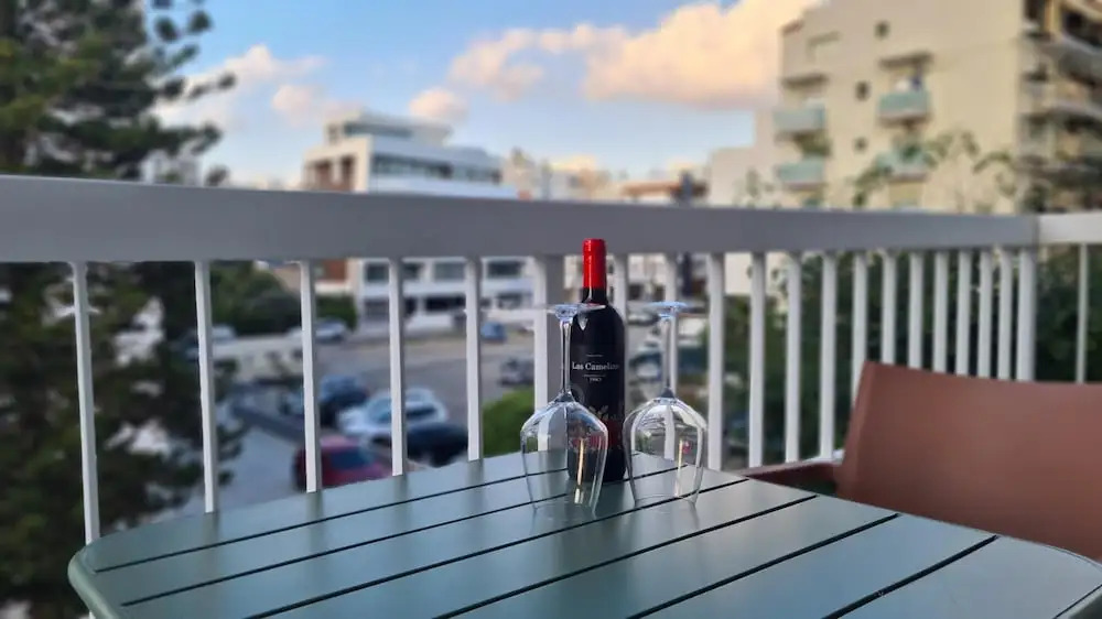 83 Lim3 - Stay Sunlit Apartment