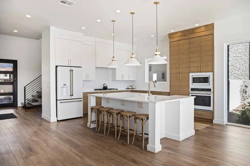 Perfectly On Par 7 Bedroom Home