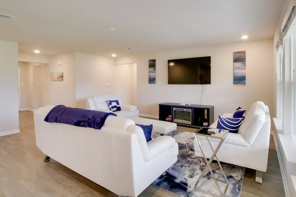 3 Mi to Steve's Marina: Long Beach Home w/ Patio